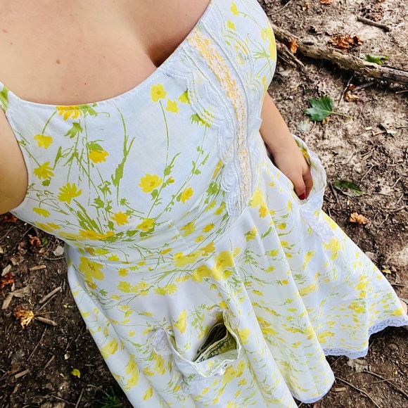 Yellow Floral & Lace Cottagecore Backless Vintage Bedsheet Dress w/Pockets - Picture 2 of 9